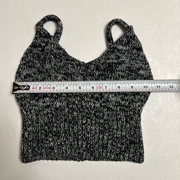 Pins and Needles Black White Knit Crop Top Sweater Tank Size Small - Picture 4 of 5